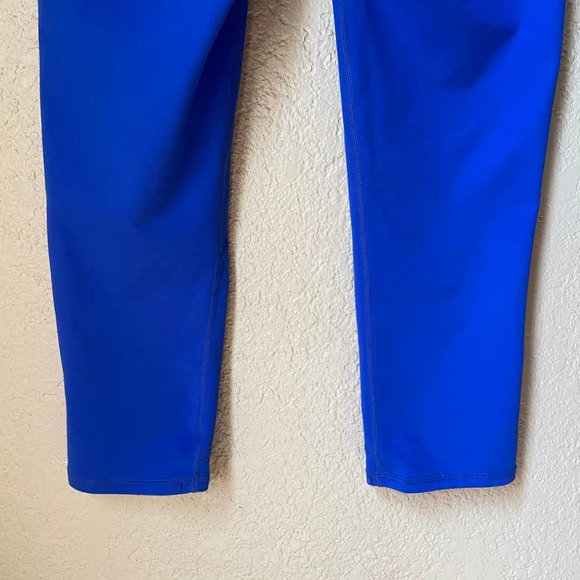 Fabletics Lima Capri Powerhold Leggings - Picture 10 of 11